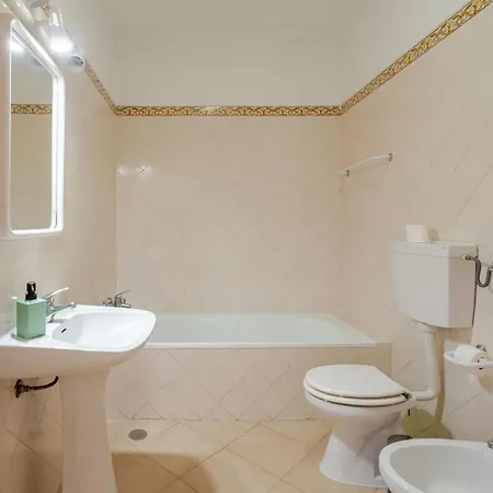 Appartement Rare 2 In The Historic Center - 110m To Albufeira