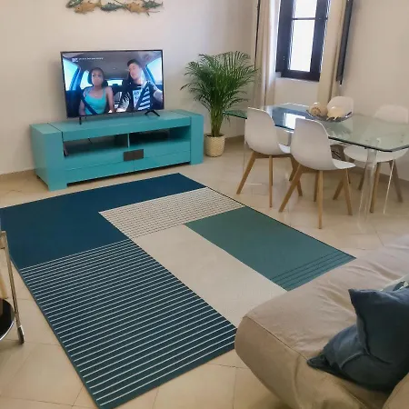 Old Town Oasis 110m To Beach, Ac & 2 Bathrooms By Vou De Ferias Apartment